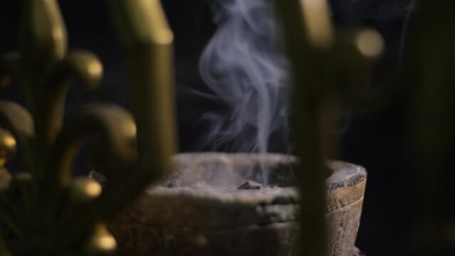 Incense burner frankincense coal perfume indoor houses Arabic tradition Ramadan Yemen