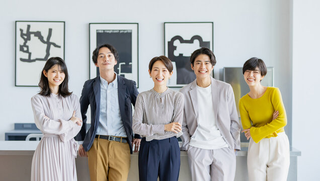 集合写真 Images – Browse 4,192 Stock Photos, Vectors, and Video