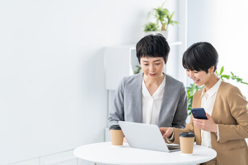 日本人女性二人のポートレート