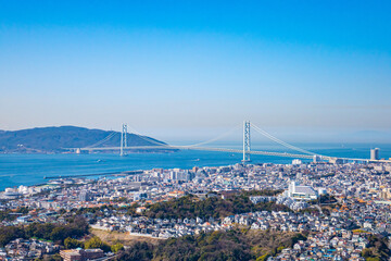 明石海峡大橋と街並み