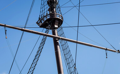 Obraz premium sailing ship mast.