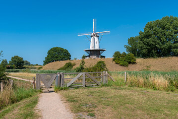 Windmühle De Koe in Veere. Provinz Zeeland in den Niederlanden.