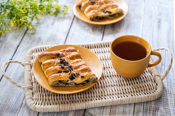 bread filled cheese, banana and chocolate