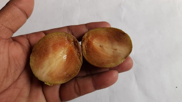 Manilkara zapota fruits. Its other names apodilla fruits, sapote,&nbsp;chicozapote,&nbsp;chico fruits,&nbsp;chicle fruit,&nbsp;naseberry, and nispero. Popular and tasty fruits. 
