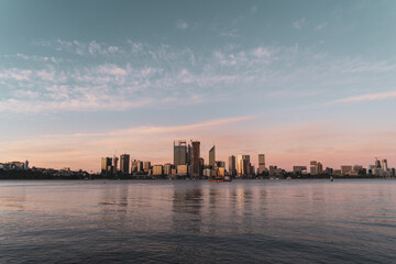 Obraz premium city skyline at sunset