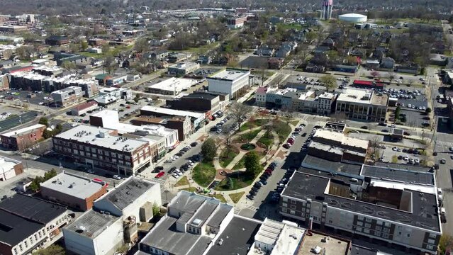 Fountain Square Park_Bowling Green Kentucky_aerial drone of the gentrified business district