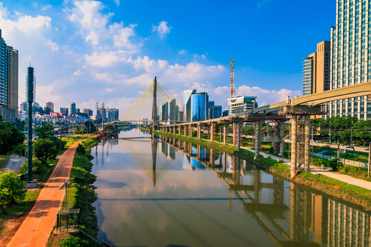 Ponte Estaiada - Cidade Mon&ccedil;&otilde;es