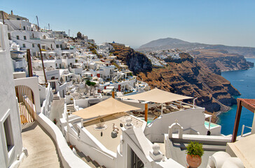 island country santorini © ELEFTHERIOS