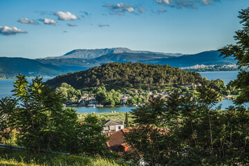 Fototapeta na wymiar Ioannina island in lake