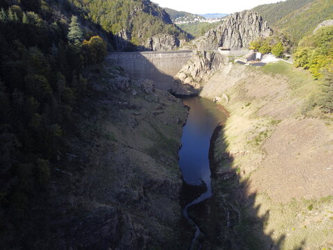 s&eacute;cheresse, barrage du gouffre d'enfer, commune de Rochetaill&eacute;e, Saint-Etienne, Auvergne Rh&ocirc;ne Alpes France