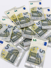 Euro, banknoty na białym tle. Pieniądze. 
