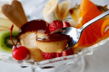 日本の洋菓子　プリンアラモード