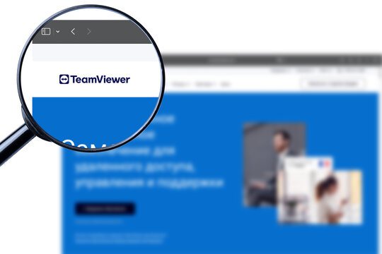 Los Angeles, California, USA - 20 Martha 2023: Illustrative Editorial of TEAMVIEWER.COM website homepage. TEAM VIEWER logo visible on display screen.