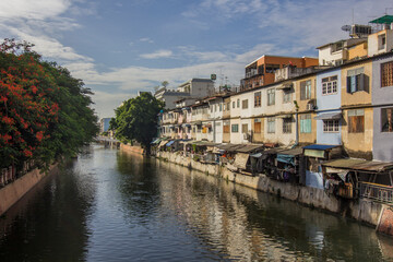 Fototapeta na wymiar Canales del rio Chao Phraya en Bangkok.
