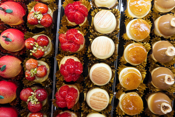 a mignon high pastry tray
