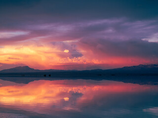 ウユニ塩湖の夕日