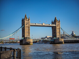 Obraz na płótnie Canvas tower bridge London