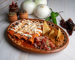 Enchiladas rojas, comida mexicana, gastronomia mexicana