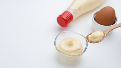 マヨネーズ　イメージ