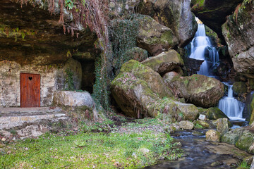 Lichtenhainer Wasserfall - Moos - View of  Waterfall Long Exposure - Rocks and Green Moss