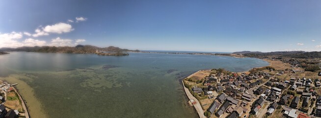 山陰海岸国立公園　久美浜湾と長閑な集落　ドローンパノラマ撮影