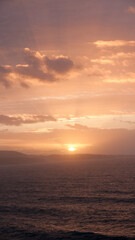 Atardecer en horizonte marino