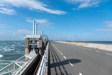 Oosterscheldesperrwerk beim Banjaardstrand nahe Kamperland. Provinz Zeeland in den Niederlanden