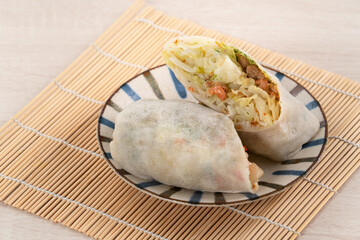 Delicious popiah, lumpia, Taiwanese spring roll food.