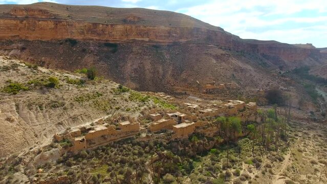 The Ghoufi canyon is a tourist site located in the Aur&egrave;s in Algeria. The long canyon was carved out by the Abiod River.