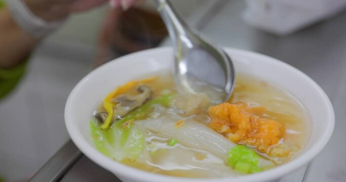 Thick rice noodles Ding Bian Cuo famous Keelung night market food