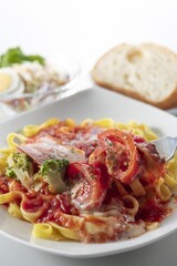 トマトと野菜のパスタ