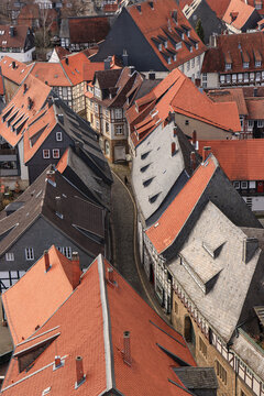 Romantische Fachwerkstadt Goslar; Blick von der Marktkirche auf die Stoben Gasse