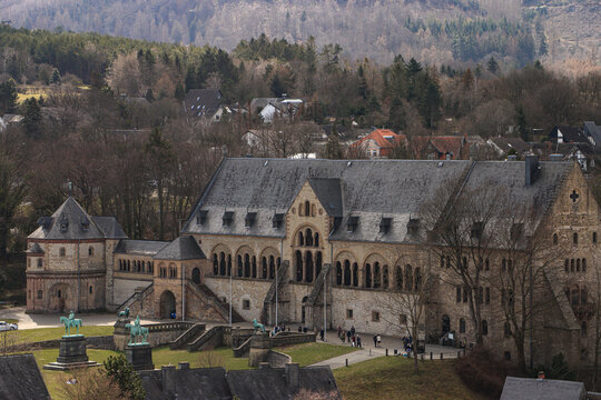 Goslarer Wahrzeichen Kaiserpfalz; Blick von der Marktkirche