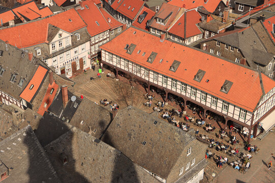 Der Schuhhof im mittelalterlichen Goslar; Blick von der Marktkirche auf das Fachwerkensemble