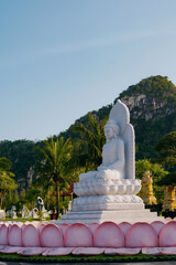Fototapeta na wymiar giant buddha statue in the marble mountains, Da Nang, Vietnam.