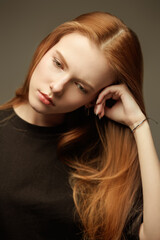 Fototapeta premium thoughts of girl