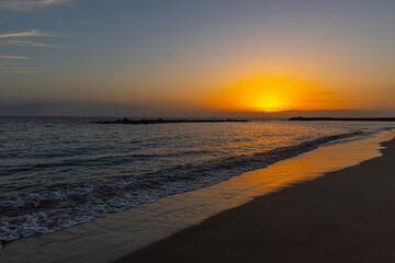 Sonnenuntergang am Playa del Duque mit Blick nach La Gomera in W