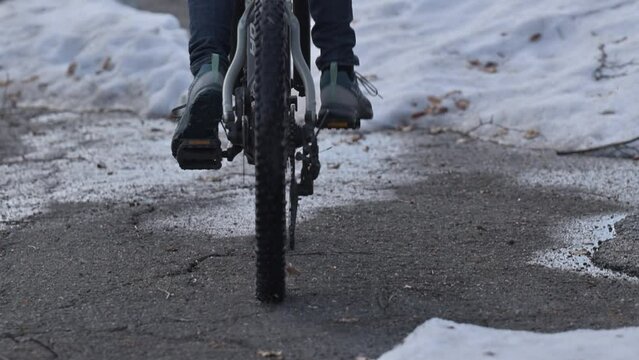 MTB elettrica in giro per i monti 