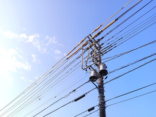 建設現場付近の電線