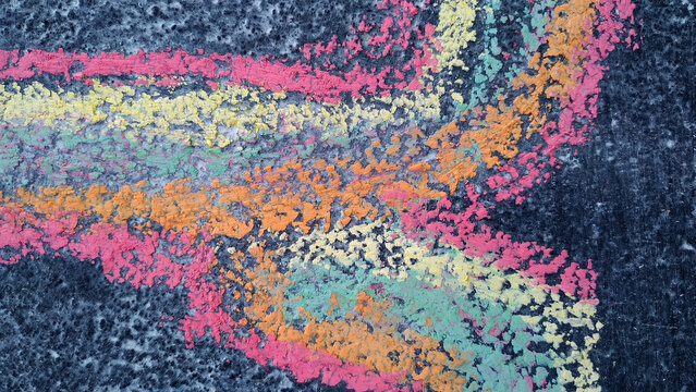 Fondo textura pizarr&oacute;n y tizas de colores