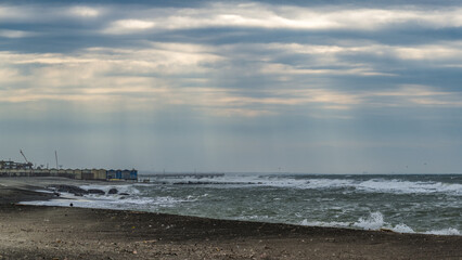 Jour de tempête à la station balnéaire en hors-saison