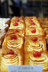 pasteles de manzana con guinda de cereza