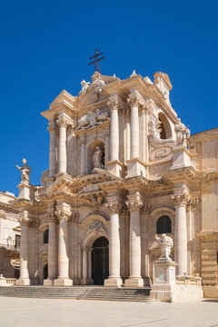 Syracuse Cathedral in Piazza Duomo on Ortigia Island 