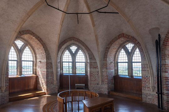 Aussichtsgalerie des Kirchturmes Lange Jahn in Middelburg. Provinz Zeeland in den Niederlanden