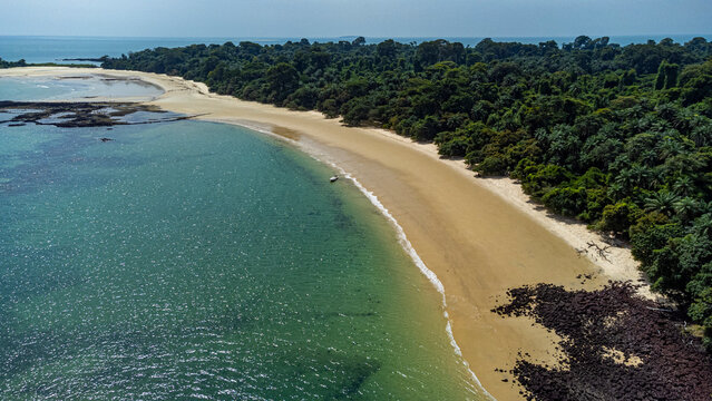 Aerial of Joao Viera island, Marinho Joao Vieira e Poilao National Park, Bijagos archipelago, Guinea Bissau