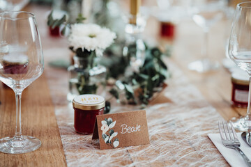 Tischdekoration Hochzeit mit Gastgeschenk