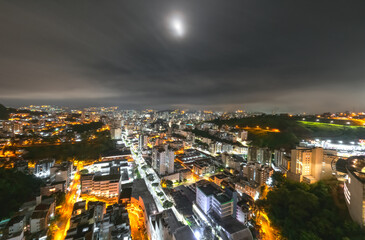 Fototapeta na wymiar Long exposure night view of Juiz de Fora