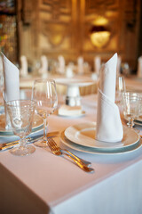 table setting in restaurant
