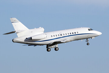 Dassault Falcon 900 Private Jet - Taking off from Atlanta Peachtree DeKalb Airport