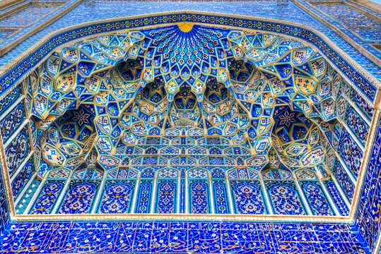Entrance, Muqarnas (Honeycomb Vaulting), Gur-E-Amir Mausoleum, built 1403, Burial Site of Amir Temir, UNESCO World Heritage Site, Samarkand